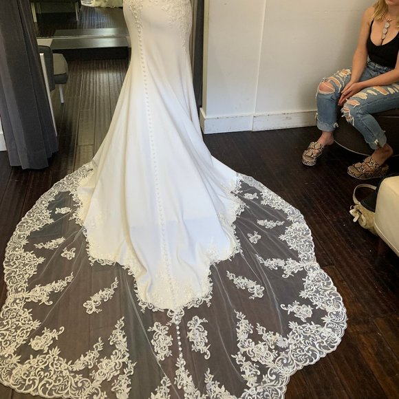 Essense of Australia Wedding Dress, style D2679